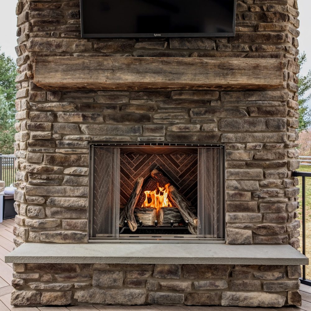 Courtyard Outdoor Fireplace Heat & Glo